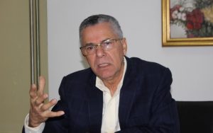 Alcalde Manuel Jiménez anuncia construcción de estadio en SDE