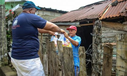 Plan Social lleva alimentos casa por casa a Pedernales, S. Ramírez y El Seibo Plan Social lleva alimentos casa por casa a Pedernales, S. Ramírez y El Seibo