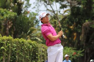 Pumarol y Mendoza encabezan primera ronda Campeonatos Nacionales de Golf