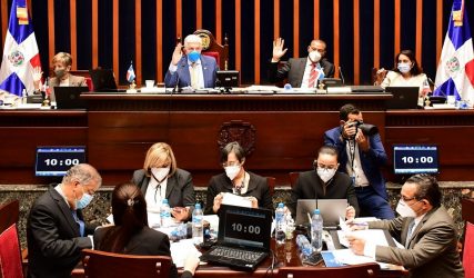 Senadores de PLD y FP molestos tras aprobación de otros dos préstamos