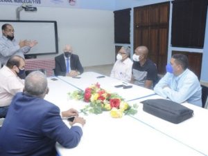 Voleibol y baloncesto acuerdan dar uso coordinado a polideportivos