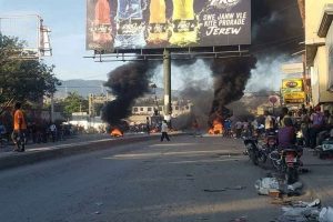 HAITI: Bajo tensión varias zonas de la capital por choques de bandas