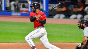 Dominicano Domingo Santana sigue brillando en béisbol japonés