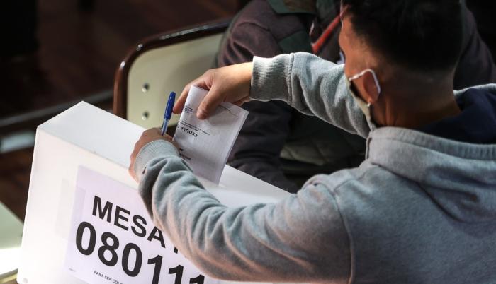 Perú vota con normalidad el desenlace de sus elecciones más polarizadas imagen