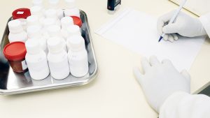 OMC insta a eliminar restricciones comerciales de insumos médicos