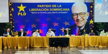 Senador Yván Lorenzo seguirá como vocero PLD; escogen subsecretarios