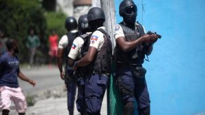 HAITI: Líder de banda armada llama a protestas; Policía advierte las impedirá