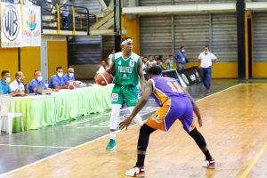 Pueblo Nuevo y Eugenio María Hostos triunfan en semifinal basket de SDE