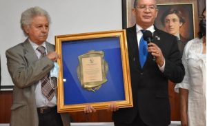 Instituto Duartiano reconoce Onorio Montás por su trayectoria profesional