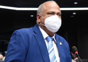 Diputado PRM critica al PLD y FP por pedir interpelar a Gloria Reyes