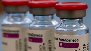 AstraZeneca factura US$989 millones por venta vacunas contra la Covid-19