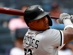 Dominicano Yermín Mercedes enviado a Triple-A por los Medias Blancas