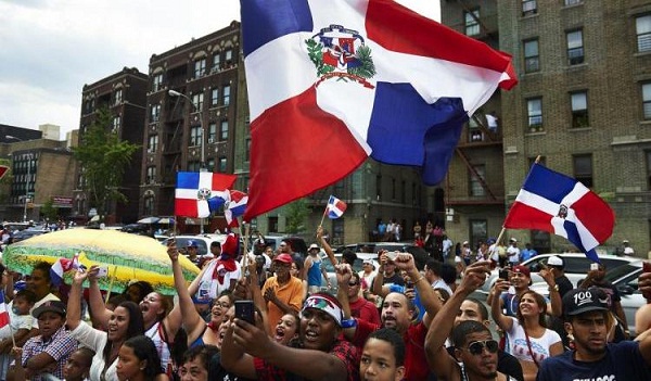 NUEVA YORK: Comunidad dominicana celebra su Gran Parada en El Bronx -  AlMomento.Net