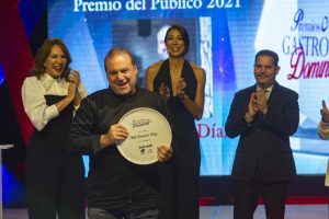 Cocinero Leandro Díaz gana Premio Nacional a la Gastronomía Dominicana