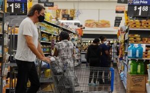 Florida rompe récord desde inicio de la Covid-19 con 21,000 casos en un día Florida rompe récord desde inicio de la Covid-19 con 21,000 casos en un día