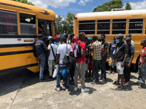 Autoridades de Migración repatrian más de 200 haitianos indocumentados