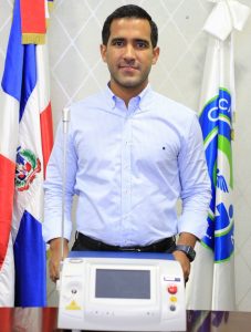 Clínica Cruz Jiminián adquiere moderna máquina láser para el tratamiento de varices 