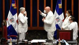 Senadores y Diputados instalan  bufetes con las mismas personas