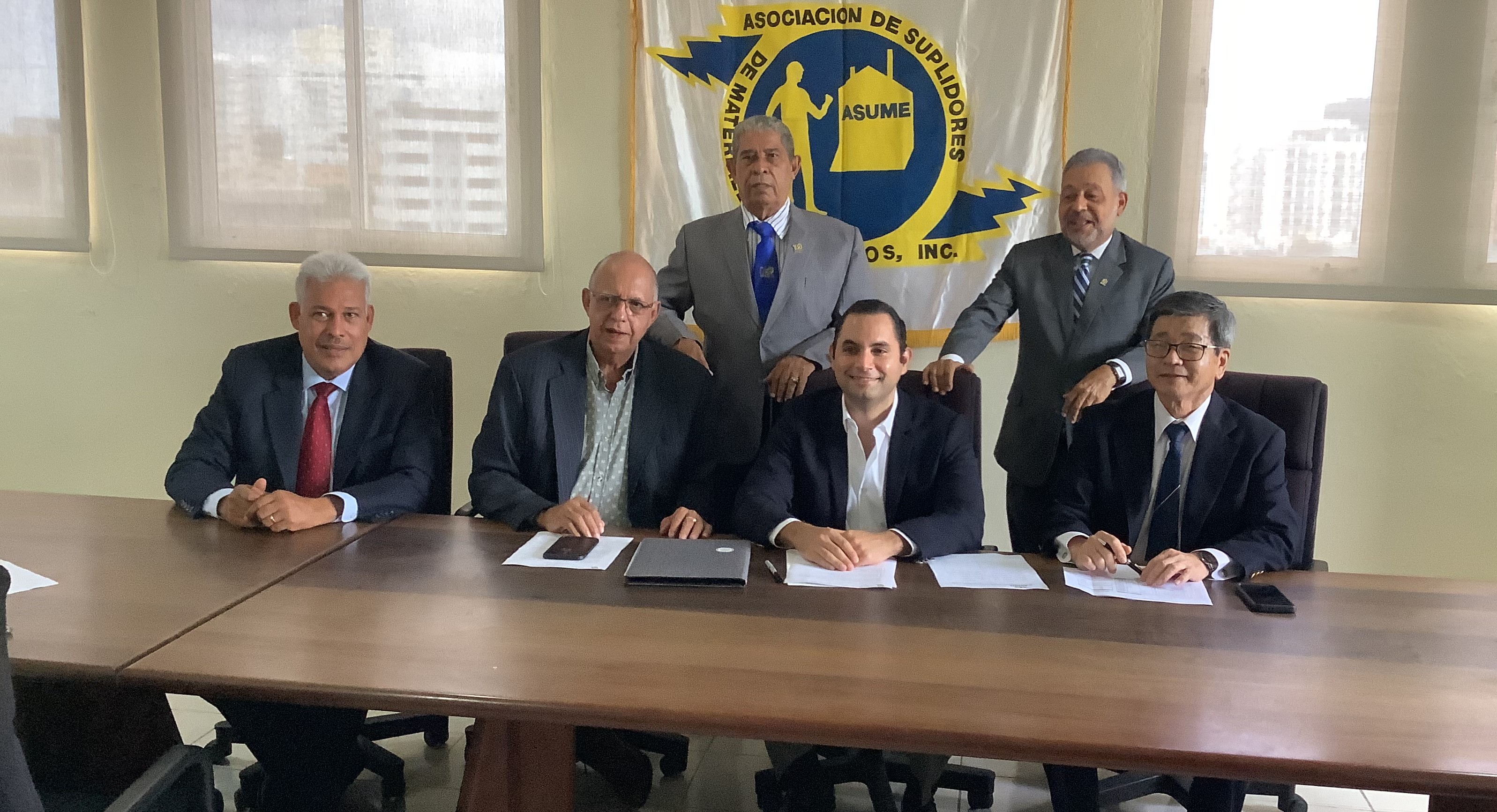 Llaman autoridades a promover el respeto al Código Eléctrico de RD imagen