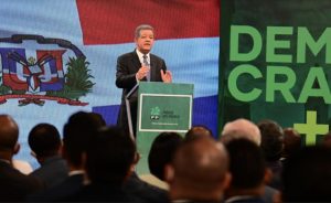 Leonel fustiga al Gobierno; dice descuida áreas y manipula datos Leonel fustiga al Gobierno; dice descuida áreas y manipula datos