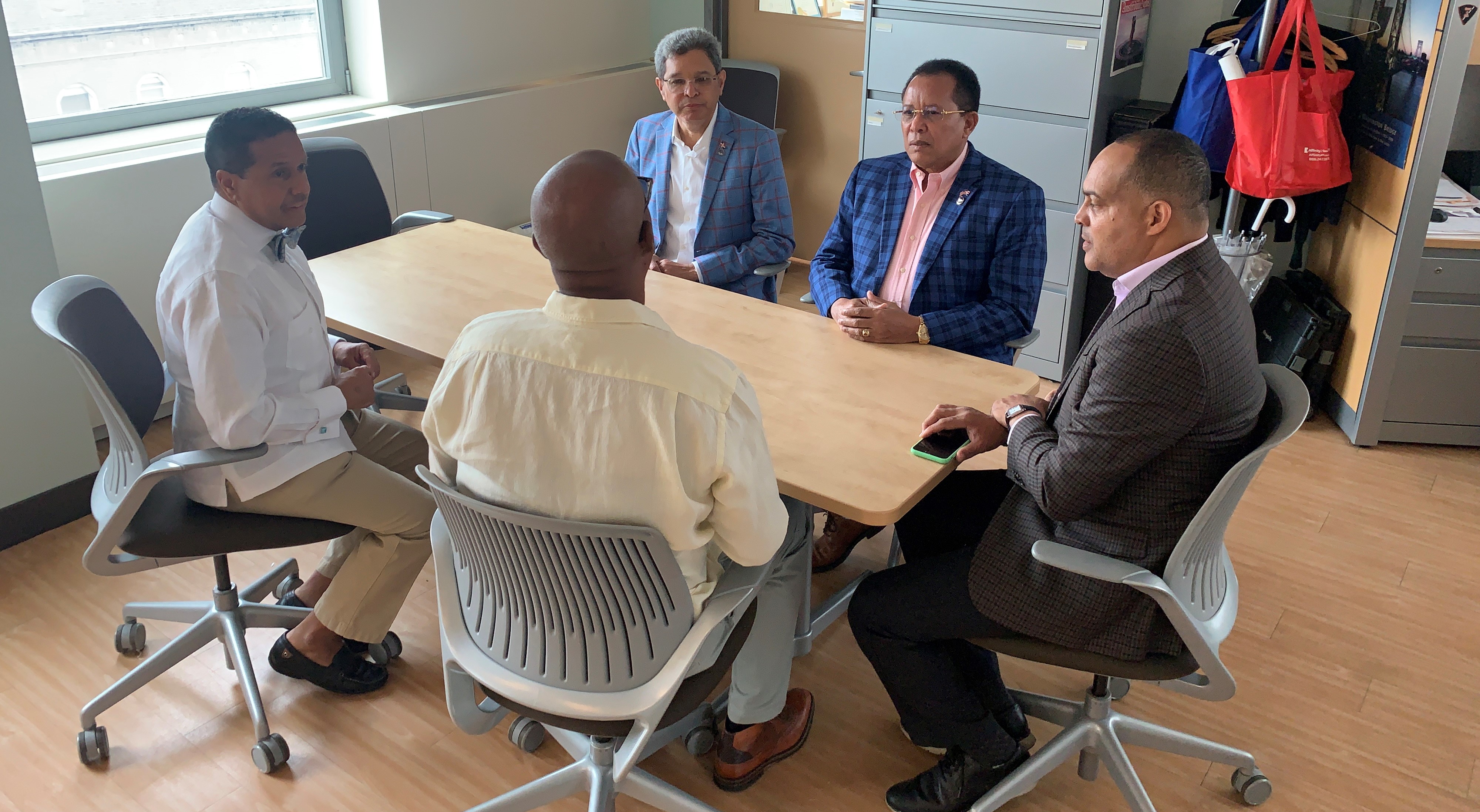 NY: Presidente CND se reúne con representantes comunidad RD imagen