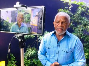 Tilda de politiquería que Gobierno haya proclamado el «éxito» del año escolar