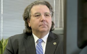 Renuncia Rafael Velazco como superintendente Electricidad