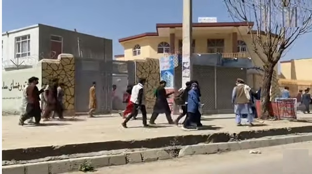 AFGANISTAN: Los talibanes declaran la victoria y el fin de la guerra imagen