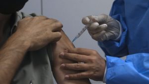 EEUU: Los CDC recomiendan una tercera dosis vacuna COVID-19