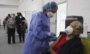 La OPS pide más vacunas para AL: solo tiene 18% población inoculada