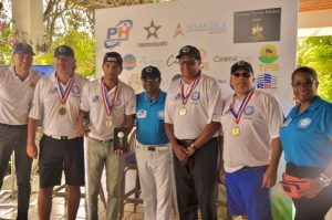 Tolentino, Virgil y Calderón ganan el torneo de Golf Entre Palos y Puros