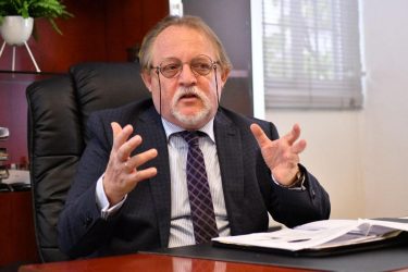 Henri Hebrard defiende acuerdo con la Barrick Pueblo Viejo