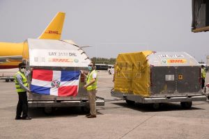 Llegan más vacunas contra covid-19 a la República Dominicana