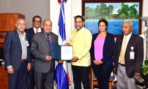 NY: Consulado RD reconoce la trayectoria de Camboy Estévez