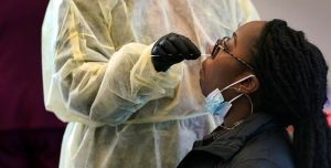 La OMS reporta gran descenso en contagios COVID-19 en el mundo