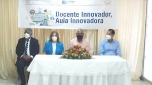 ADASEC e INAFOCAM capacitan maestros de Azua en uso de TIC