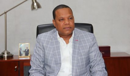 Alcántara pide funcionarios PRM responder «infamias de oposición»