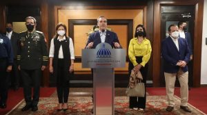 Presidente RD retorna; reitera la crisis de Haití debe ser enfrentada Presidente RD retorna; reitera la crisis de Haití debe ser enfrentada