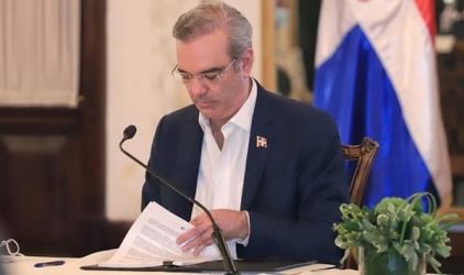 Designa un comisionado para revisar contratos mantenimiento Designa un comisionado para revisar contratos mantenimiento