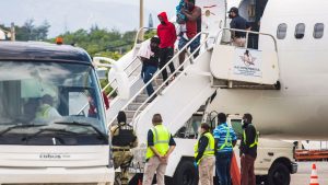 Aterriza en Haití el primer vuelo con migrantes deportados EEUU