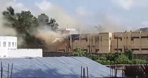 Al menos 20 reclusos heridos en  un incendio en cárcel de Cotuí