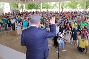 Leonel señala tiene angustia por  los altos precios de los alimentos