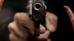 LA VEGA: Tiroteo en negocio deja dos muertos y un policía herido
