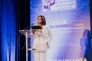 Especialistas buscan expandir terapia de estimulación cerebral