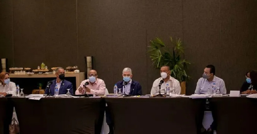 Senado dice sólo pagó RD$10,256 por cada habitación de legisladores imagen