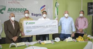 Agricultura entrega 103 millones a 286 productores de banano