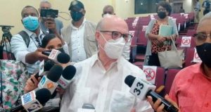 Hipólito Mejía dice que mayoría de funcionarios son “come solos”