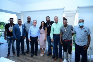 LF recibe apoyo de Franmil Reyes, Pedro Strop y Miguel Tejada