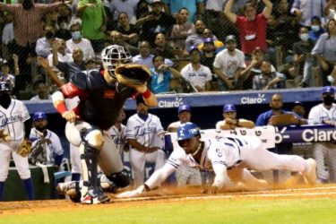 Tigres y Leones, un duelo entre dominio del picheo y ofensiva