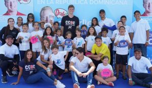 Academia natación Making Waves de RD recibe a nadador brasileño